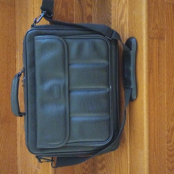 Sumdex Other - Sumdex Laptop and Accessories Briefcase